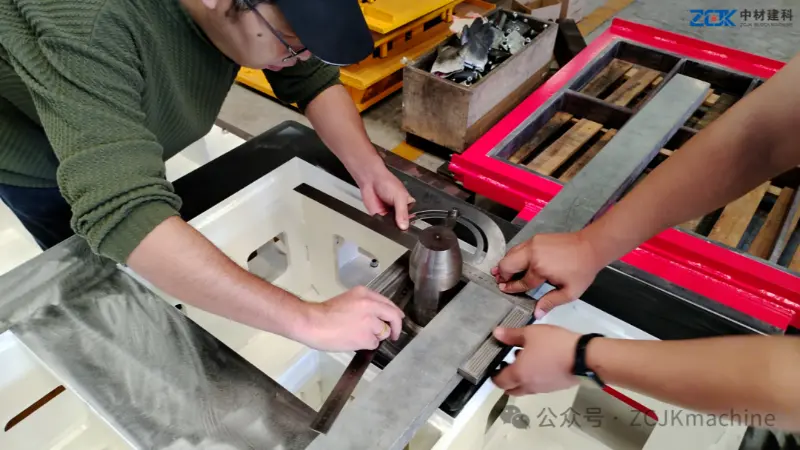 Déanann ZCJK Múnlaí Saincheaptha Ard-Beachtais a Sheachadadh do Chliant Araib